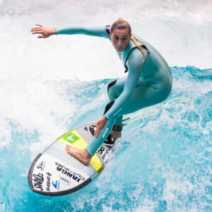 Beim Surfen im Einkaufszentrum reitest du die perfekte Welle Indoor-Surfen in Osnabrück direkt buchen oder als Gutschein verschenken