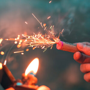 Du wolltest schon immer Pyrotechnik ausprobieren? Dann ist dieser Workshop genau das richtige für dich!