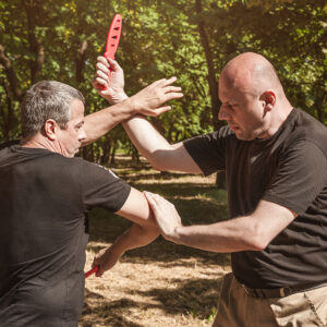 Im Krav Maga XXL Training stehen verschiedene Themenseminare zur Wahl. Jetzt dieses Erlebnis-Geschenk und über 1000 weitere Geschenkideen entdecken.
