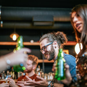Genug vom Single-Leben? Probier doch mal Speed-Dating - so kannst du ganz einfach und schnell neue Leute kennenlernen! Und wer weiß - vielleicht ist ja deine Seelenverwandtschaft dabei...