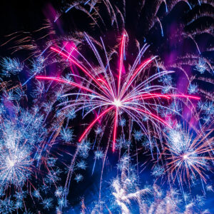 Lerne die Kunst des Feuerwerks von Profis und gestalte atemberaubende Lichtshows