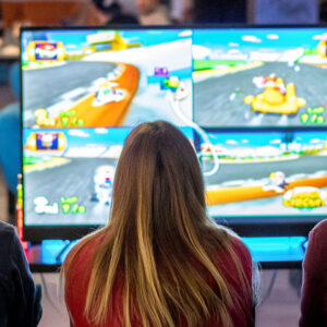 24 Stunden Gaming in Braunschweig: Zockt zu dritt in der exklusiven LAN-Wohnung mit High-End-PCs