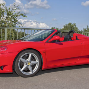 Ferrari 360 selber fahren: 30 Minuten pures Fahrvergnügen! Spüre die Power und den Sound dieses legendären Sportwagens. Jetzt buchen!