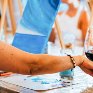 Wine & Paint Events: Kreativ malen bei einem Glas Wein! Entdecke Kurse